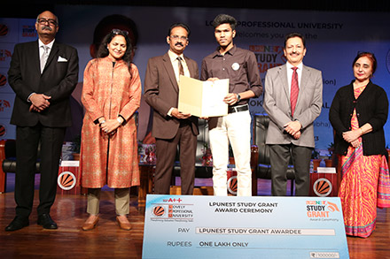 Award Ceremony Study Grant LPU