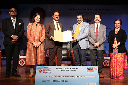 Award Ceremony Study Grant LPU