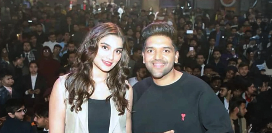 Singing sensation Guru Randhawa at the campus